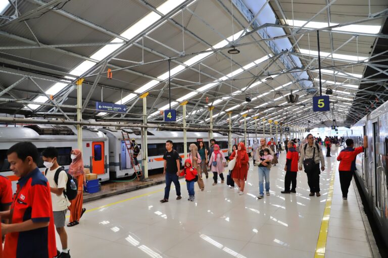 Optimalkan Layanan, KAI Sediakan 980 Ribu Tempat Duduk dan Ribuan Perjalanan KA